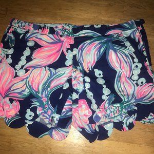 Lilly Pulitzer Scalloped Hem Shorts, Size 2
